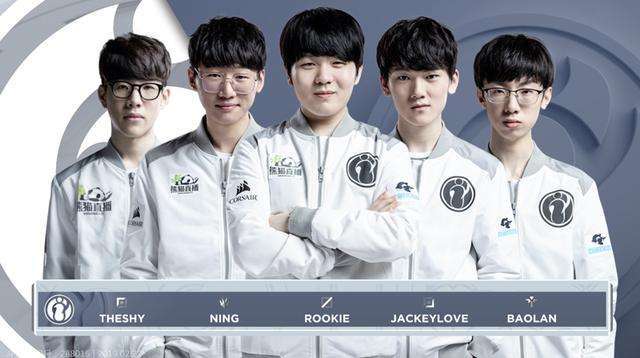 着英格兰足 着英格兰足